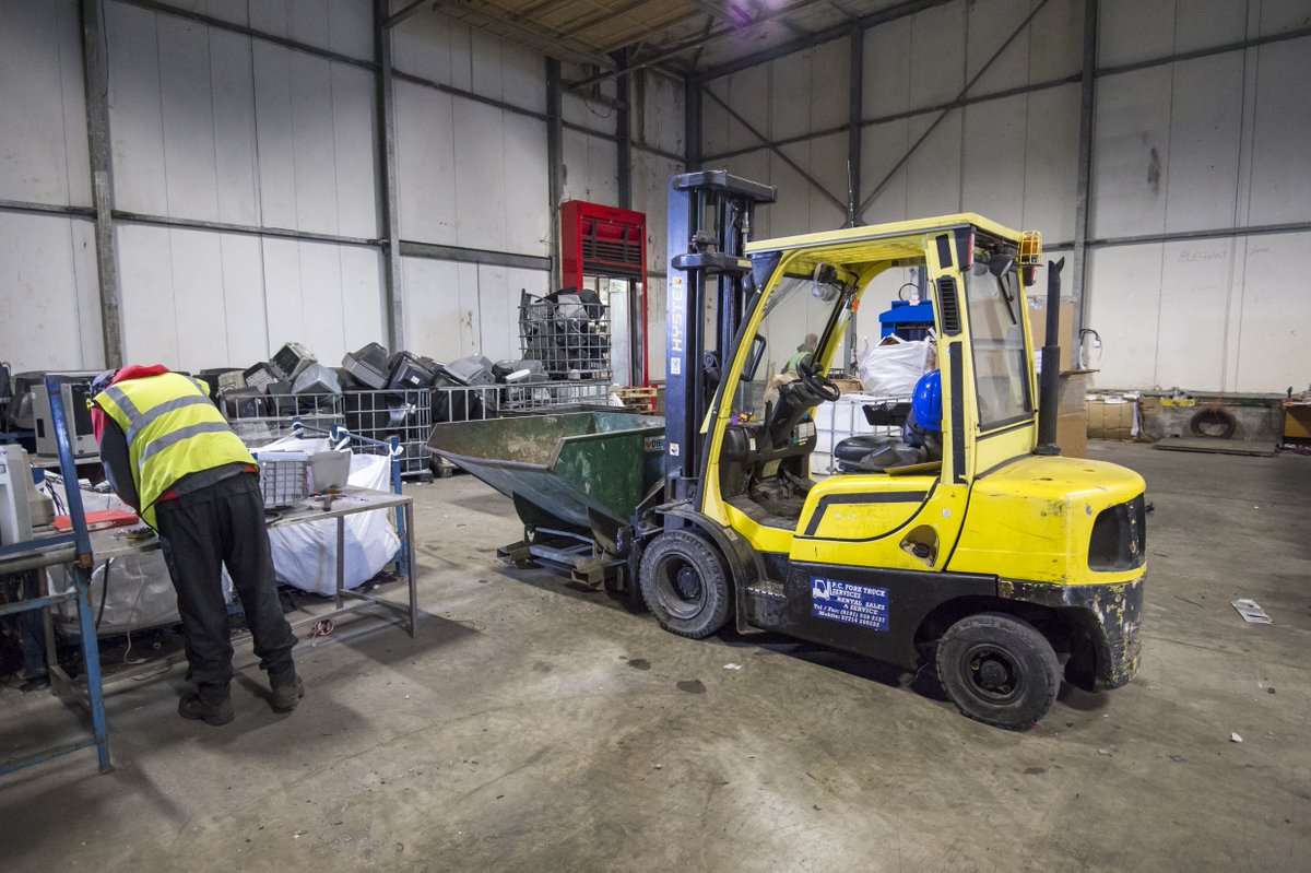 GapGroupNE's tweet image. The depolluting process…

This process consists of us manually removing valuable components from the electrical equipment before beginning to shred. 

It really gives us the LIFT that we need 😉

#wasteprocessing #wasterecycling #electronicwaste #electronicsrecycling
