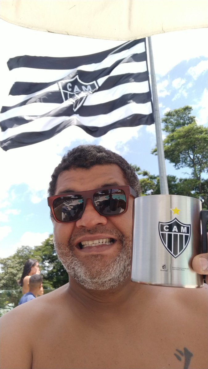 danieldamillo's tweet photo. Igual pinto no lixo...
#BicaBicudo
#Labareda
@Atletico @GaloNaVeia https://t.co/7Omna0nudd