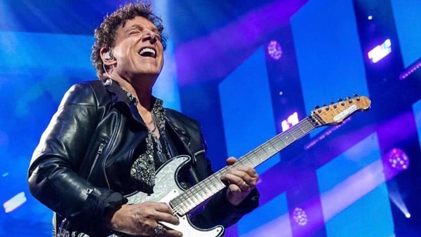 Happy Birthday Neal Schon (68) February 27th,1954.  