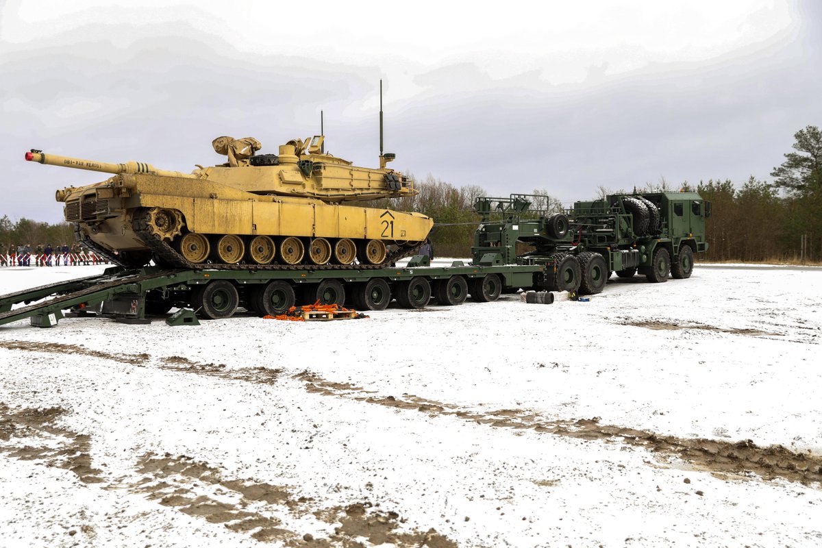 USArmyEURAF's tweet image. Recently #Soldiers with 1st ABCT, @FightingFirst, were afforded the opportunity to train alongside our #Polish #Allies conducting rail training in Poland. 

This training maintains the #readiness needed to fight &amp;amp; win against any adversary. 

#StrongerTogether #AtlanticResolve
