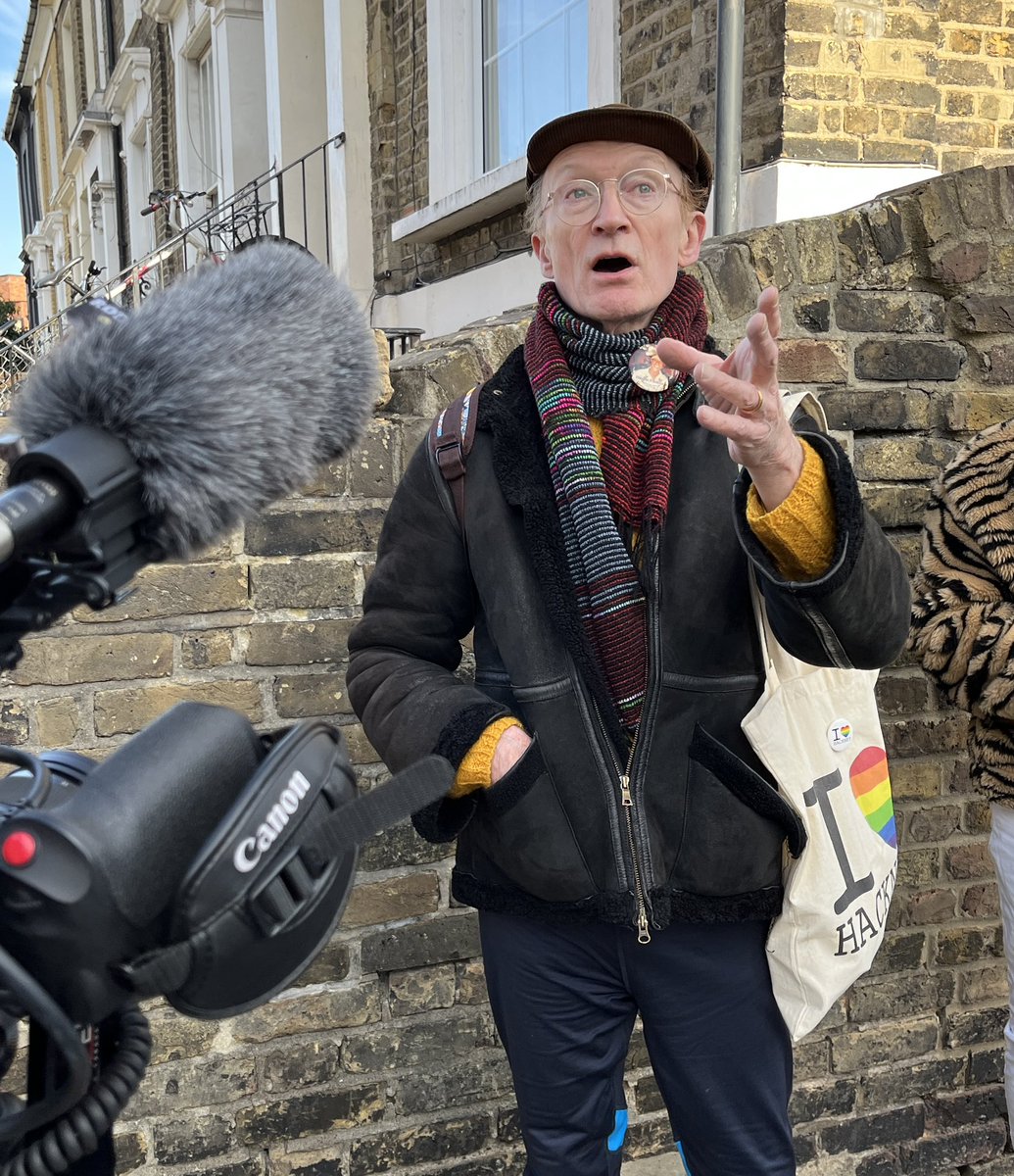 On the #hackney history walk with #LavinaCoop <a href="/vfduk/">VFD</a> discovering postwar childhood &amp; radical drag #workingclasshistory #LGBTHM22