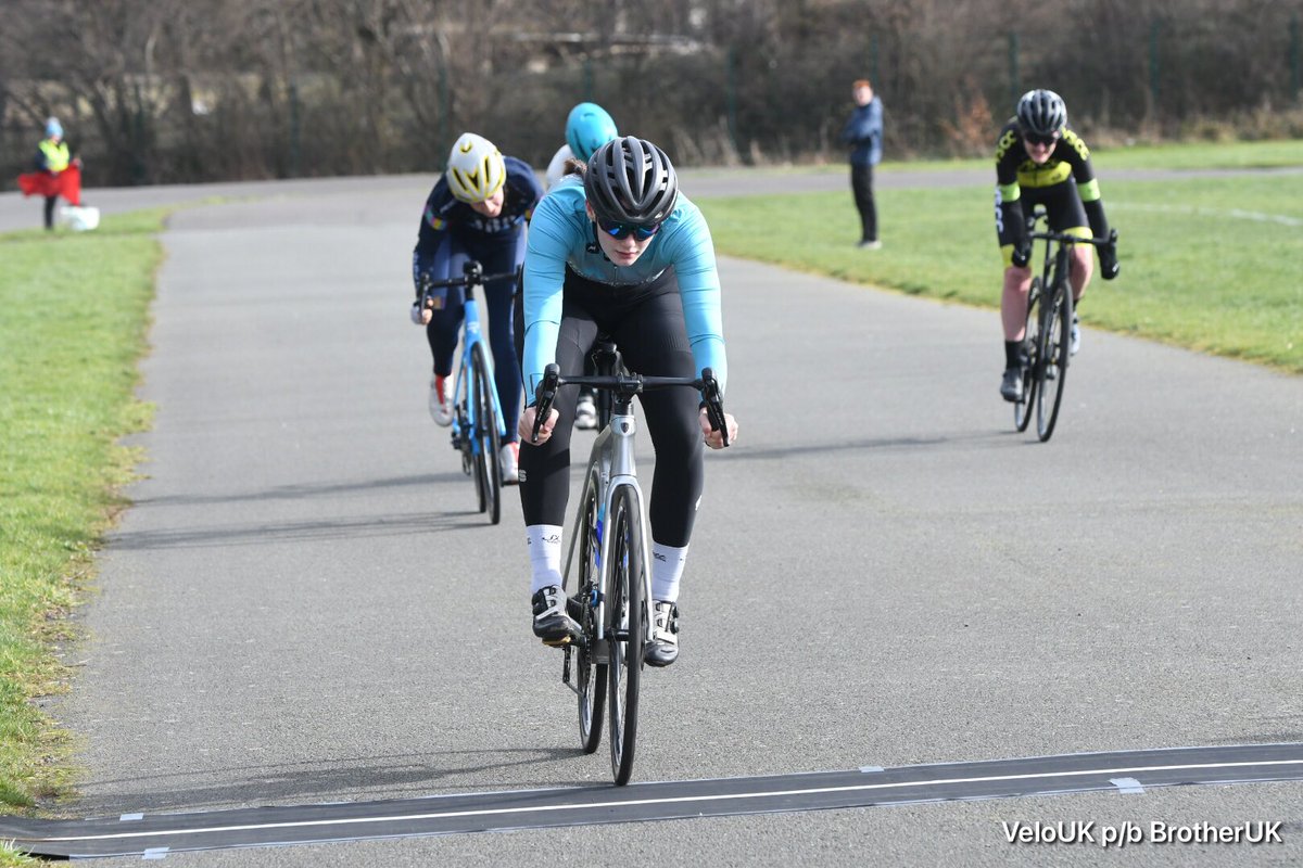 VeloUK's tweet photo. Winner of the cat 3/4 womenโs race Lola Ellis #forgevalley #sheffield https://t.co/rmmQp589JO