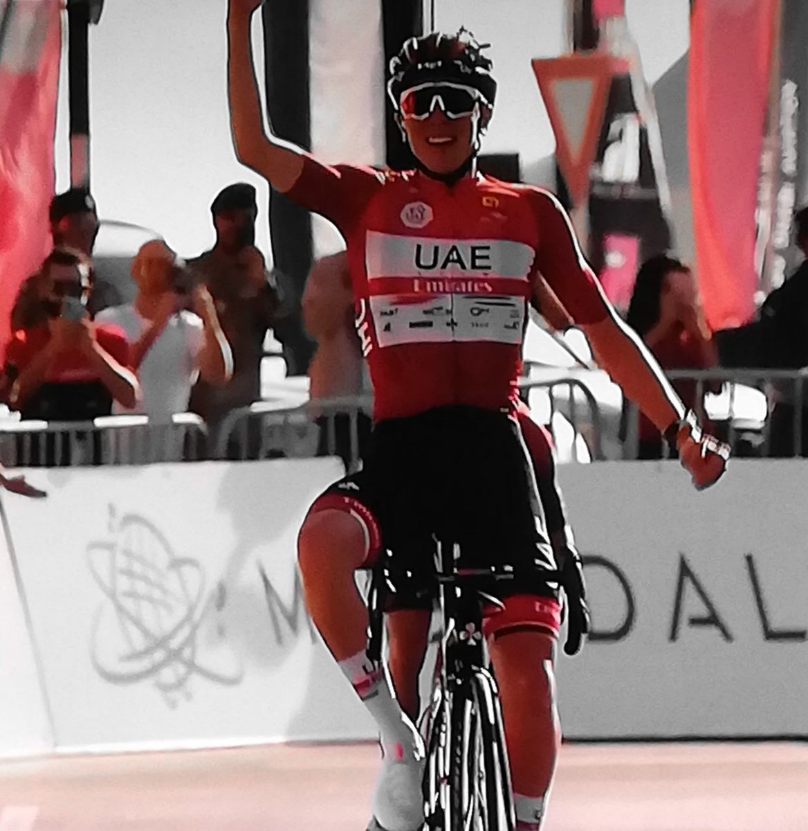 FG_labadana's tweet image. Etapa 7 - #UAETour2022
El sloveno 🇸🇮 Tadej Pogacar de #UAETeamEmirates gana la última etapa en #JabelHafeet y se lleva la General del Tour de los Emiratos.
@TamauPogi #Slovenia #UCI #cycling #worldtour