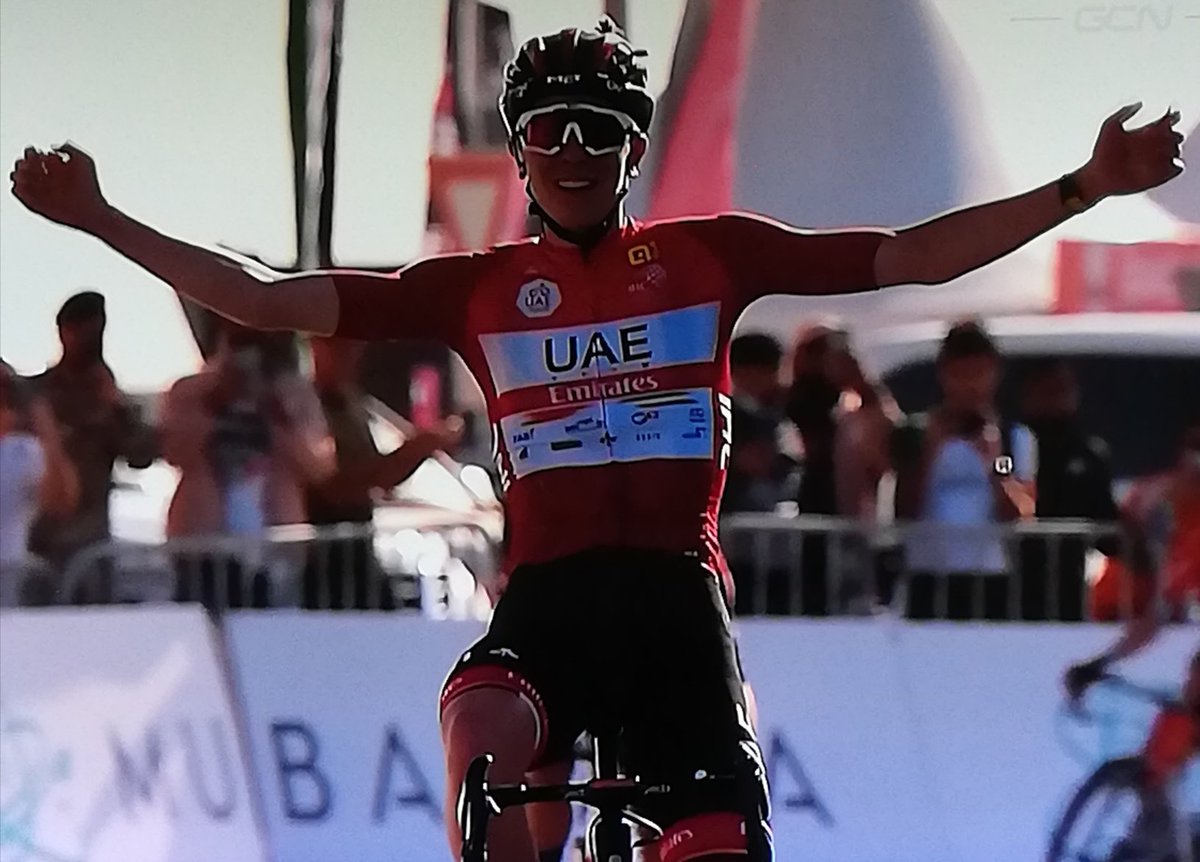 FG_labadana's tweet image. Etapa 7 - #UAETour2022
El sloveno 🇸🇮 Tadej Pogacar de #UAETeamEmirates gana la última etapa en #JabelHafeet y se lleva la General del Tour de los Emiratos.
@TamauPogi #Slovenia #UCI #cycling #worldtour