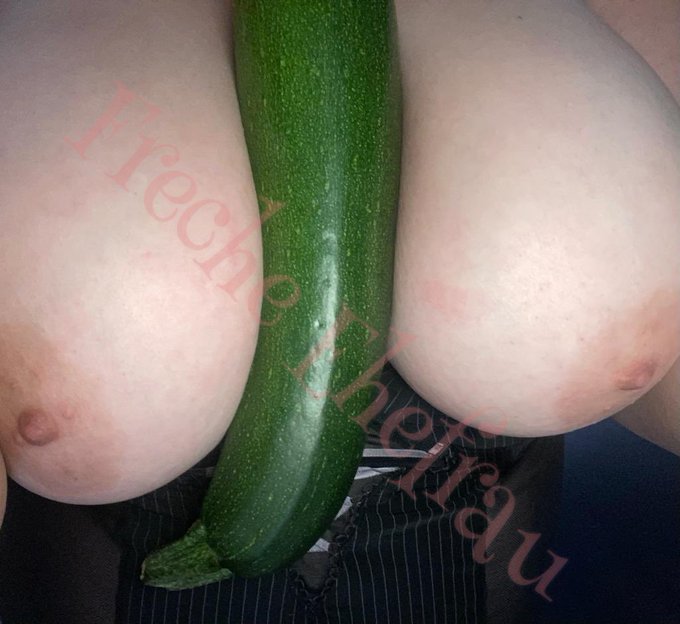 Sch&ouml;nes Wochenende w&uuml;nsche ich euch allen! Hier wird erst mal gekocht😘 https://t.co/VbNIJ0EhSx<a href="/tag/cum"class="tags"><span>#cum</span></a><a href="/tag/fremdsperma"class="tags"><span>#fremdsperma</span></a><a href="/tag/fremdbesamung"class="tags"><span>#fremdbesamung</span></a>