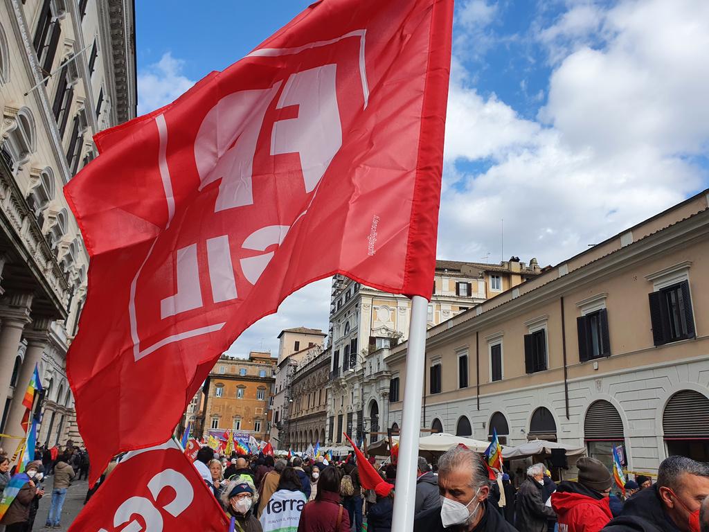 fpcgil_internaz's tweet photo. #nostar #Peace 
#funzionepacifista #cisiamo https://t.co/b4s0mBIikv