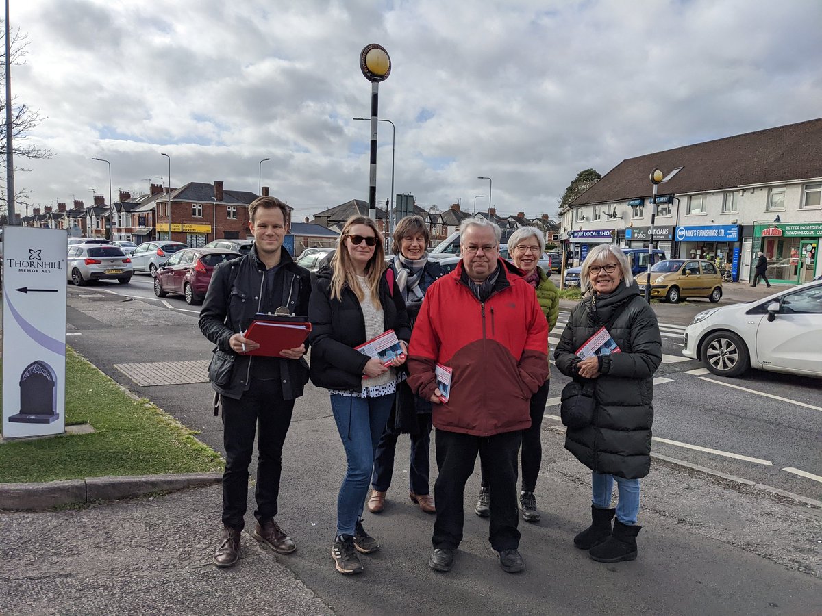 Smith_SM30's tweet image. Great, sunny morning talking to residents in Llanishen - lots of support for our candidates @beth_eluned and Gary Hunt, and for @WelshLabour