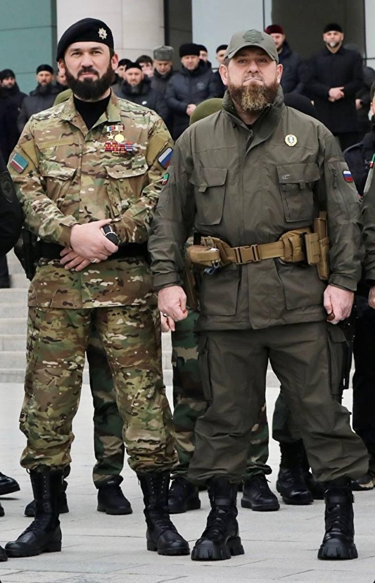 Чеченские боевики в грозном 1994. Кадыров в ботинках прада. Кадыров джихад. Спецназ чечня кадыровцы. Почему не воюют чеченцы.