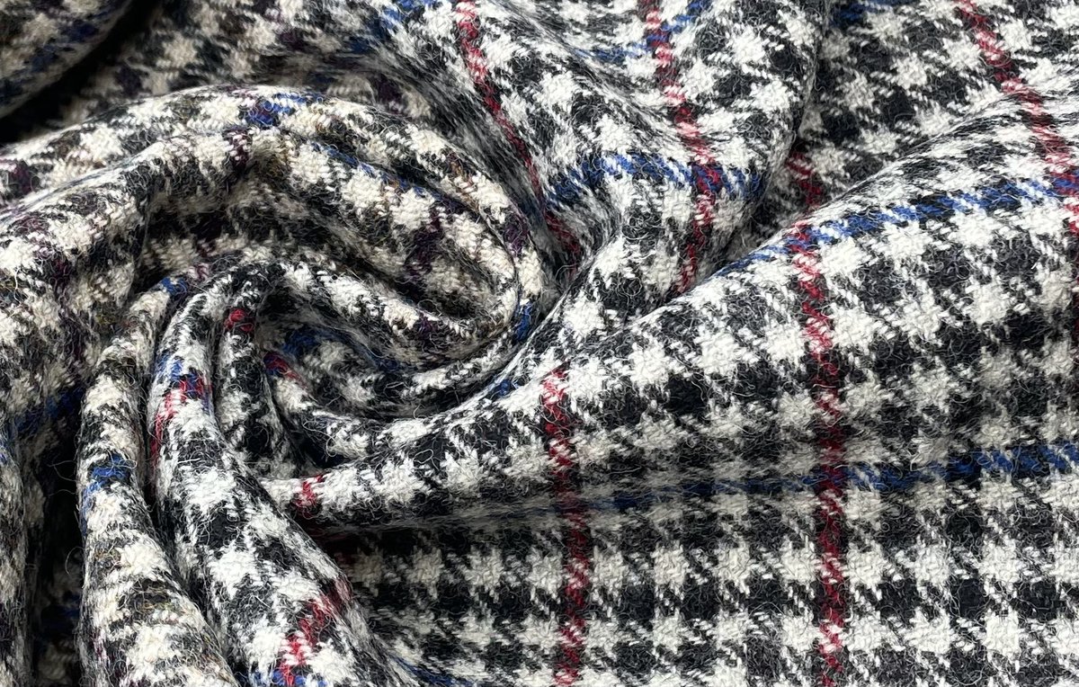 KabbaniTextiles's tweet image. Beautiful mix of colours with a overcheck design and a dogtooth finish. Perfect for #patchworking and #upholstery find this great length 2.5 meters x 1 meter on my #eBay #madeinengland #wool #patchwork