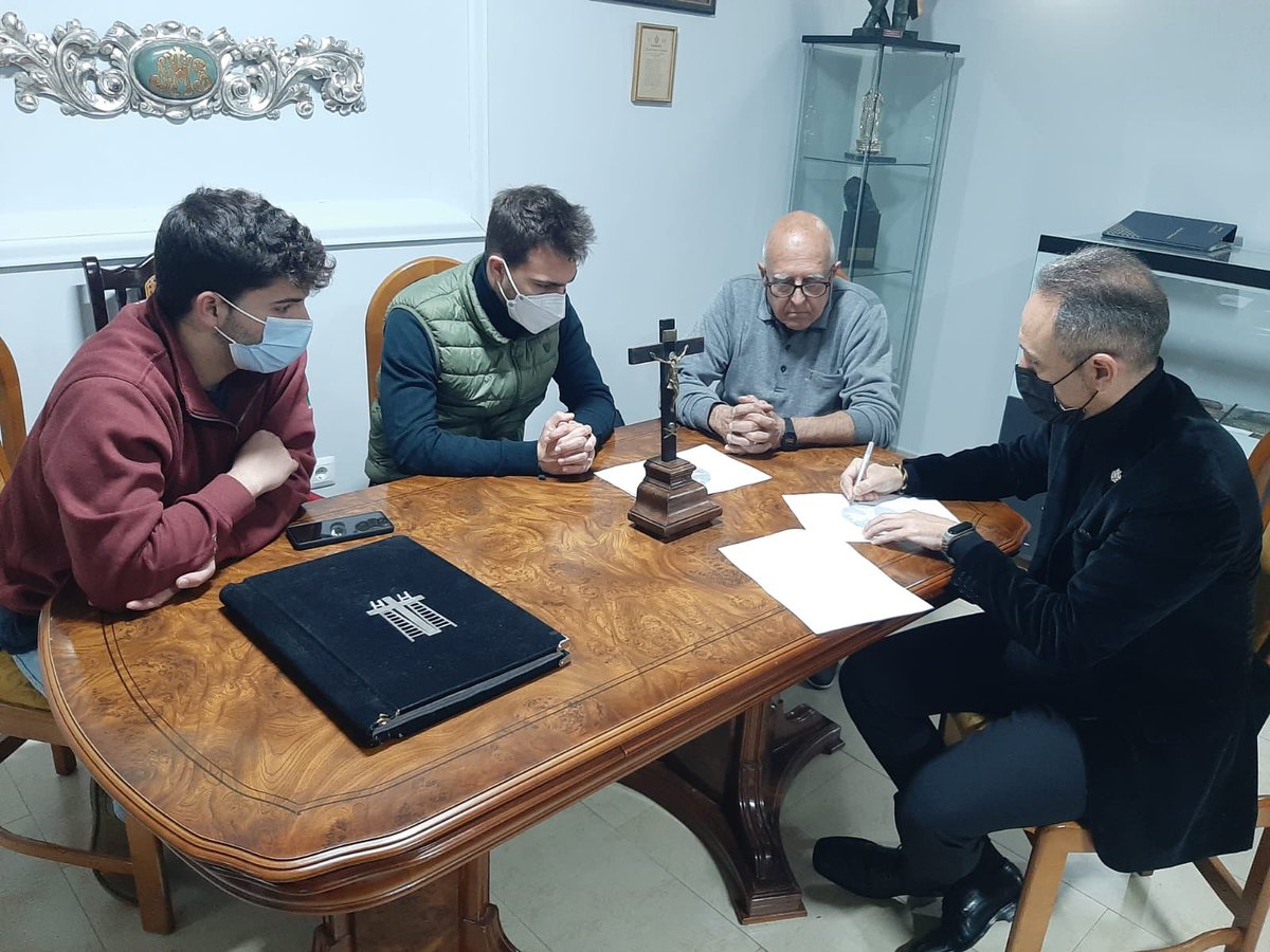 Ya es oficial, gracias <a href="/Hdad_ChiasGR/">Soledad y Descendimiento</a> por contar un año más con nosotros. 
Estamos súper felices de poder acompañaros por las calles de Granada este Viernes Santo 🖤💛