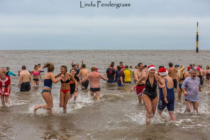 Yay less than 24 hours to #SeaPalling #FebDip formerly #BoxingDayDip! Register &amp; donate from 11am on the beach at the #Charity banner. Dip 12pm! Thanks to  <a href="/seapallingpvrs/">Sea Palling Lifeboat</a> who are kindly providing safety cover to keep all you dippers safe. Bring plenty of warm clothes 
#Norfolk