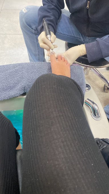 Pedi time  &pound;emilieraex Cashapp for reimbursement 🖤 https://t.co/5dP9r93utf