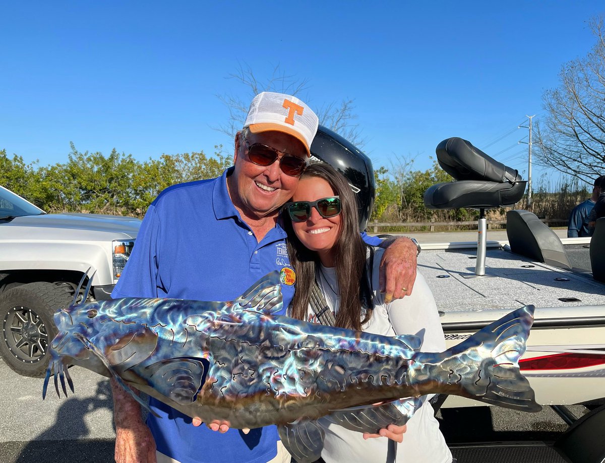 Bill_Dance1's tweet photo. Wow! My buddy Peter Deeks asked my new friend and tremendous artist, Ashley Weber to create this stunning work of art out of stainless steel. I’m beyond greatful! Thanks @ashleyweberart and you can find her art at https://t.co/XjsMafvvwj
Ashleyweberart@gmail.com #catfish https://t.co/qCFGMZFXPm