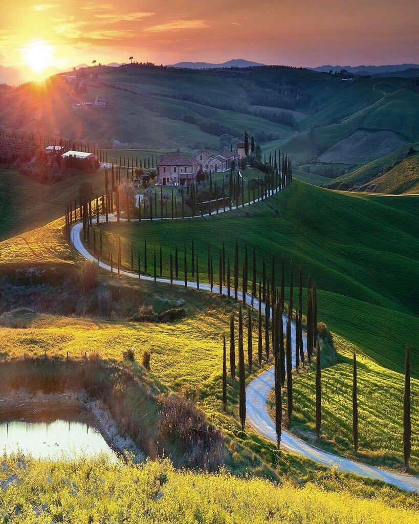 BintingM's tweet photo. Tuscany, Italy 🇮🇹 
📸:travellingthroughtheworld
 Courtesy of @ilhan1077
#NaturePhotography #travel https://t.co/l5RiDWE7u0