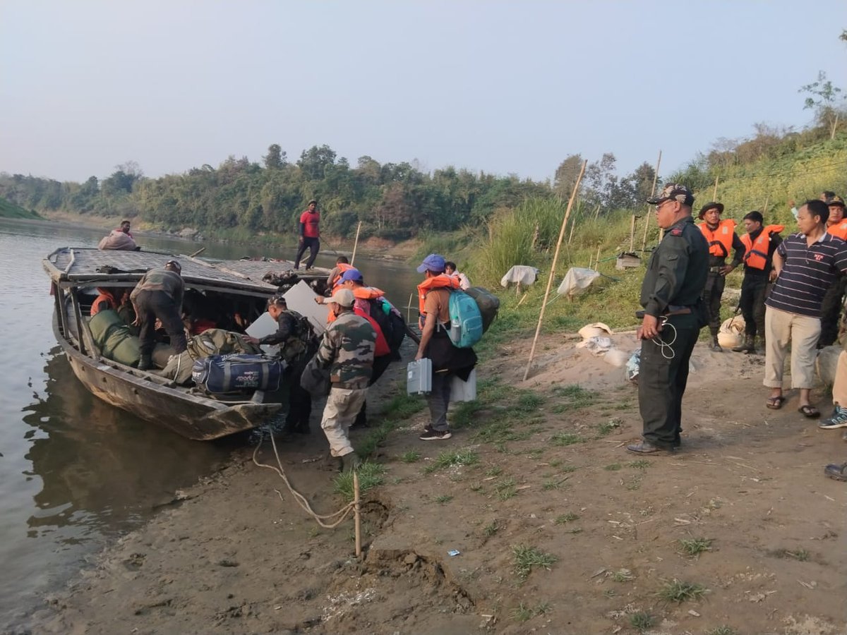 Movement of polling parties through boat to reach the Polling Station in Tipaimukh AC, Churachandpur.
<a href="/SpokespersonECI/">Spokesperson ECI</a> <a href="/ECISVEEP/">Election Commission of India</a> <a href="/rajivkumarec/">Rajiv kumar</a>
#ECI #ElectionCommissionOfIndia #CEOManipur #SVEEP #Election2022 #ManipurVotes2022 #covidsafeelections