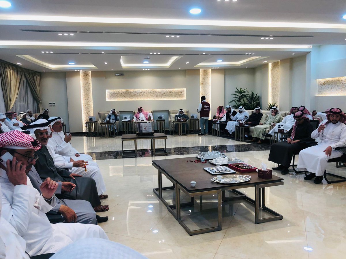 waleed3881's tweet photo. السلام عليكم 
بالامس سعدنا بلقاء أسرة القاضي السابع والعشرون بعنيزة وكان حضور مميزة في مركز الشيخ / ابراهيم السليمان القاضي رحمه الله https://t.co/SkJNRRgbOG