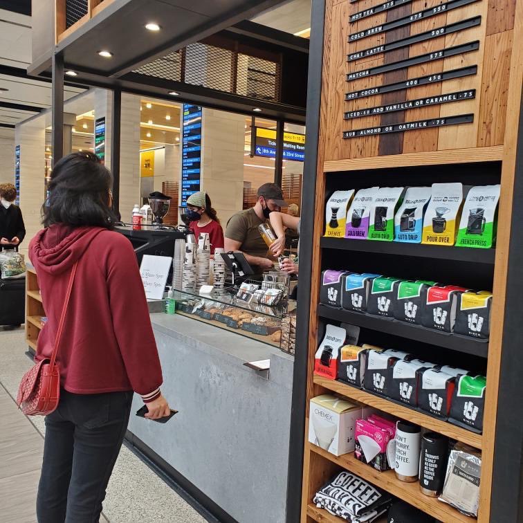 Our newest shop at <a href="/MoynihanTrains/">Moynihan Train Hall at Penn Station</a> in #PennStation is open #CoffeePeople and #Commuters

6:30am - 5pm, 7 Days a Week!

#MoynihanTrainHall #NewYorkCoffee