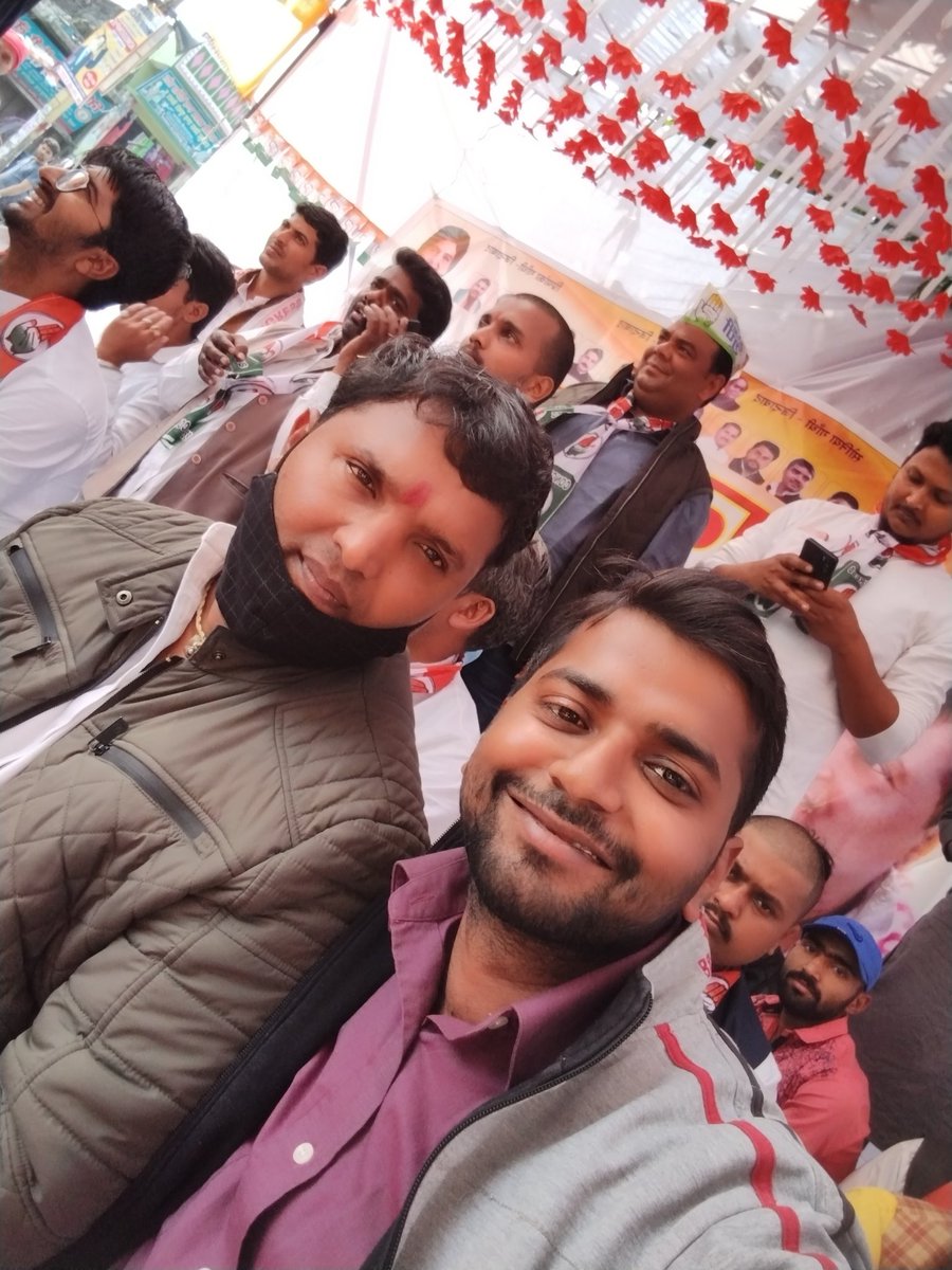 updSandeep's tweet photo. It was such a great opportunity of meeting the true gem #OxygenMan @srinivasiyc ji in Phephna constituency. Thank you so much for your time and patience. Keep inspiring sir #CongressforUP #aarahihaicongress https://t.co/RVjvVBhU5g