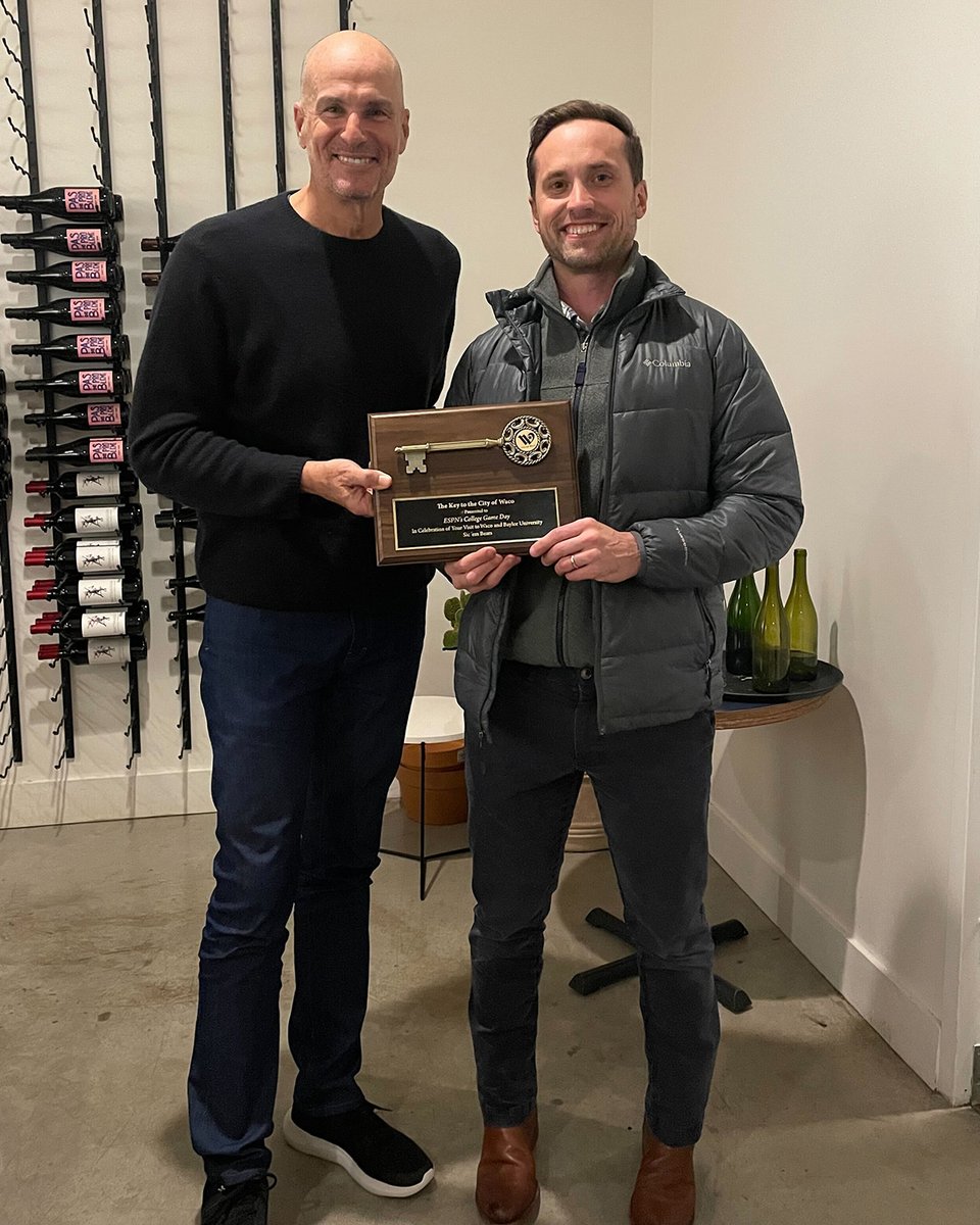 When in the "Heart of Texas"...

Mayor of Waco <a href="/dillon_meek/">Dillon Meek | City of Waco Mayor</a> presented <a href="/CollegeGameDay/">College GameDay</a> &amp; <a href="/JayBilas/">Jay Bilas</a> with the key to the city in celebration of the crew's visit to <a href="/Baylor/">Baylor University</a>