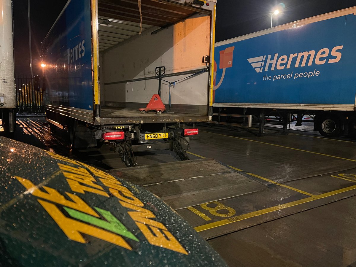 TLE247's tweet image. Keep them parcels moving! Over the last 2 years we’ve all depended on the parcel delivery networks to bring our purchases to our doorstep. Keeping this network moving requires support around the clock. Our dedicated team are there to support the transport industry 24 hour a day.