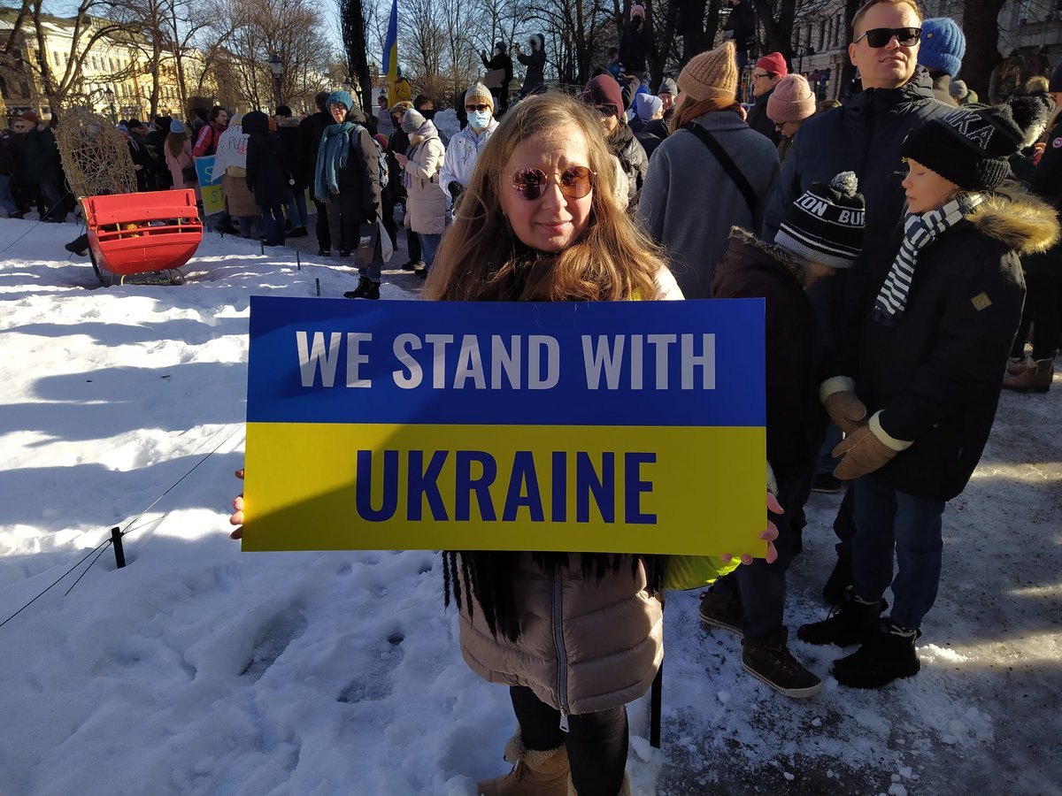 Oli tultava! Oli tehtävä! Oli nähtävä! Meitä oli liki 10 000. Almost 10 000 people supported #Ukraine today #Helsinki #Finland 
#WeStandWithUkraine #SlavaUkraini #PutinOut