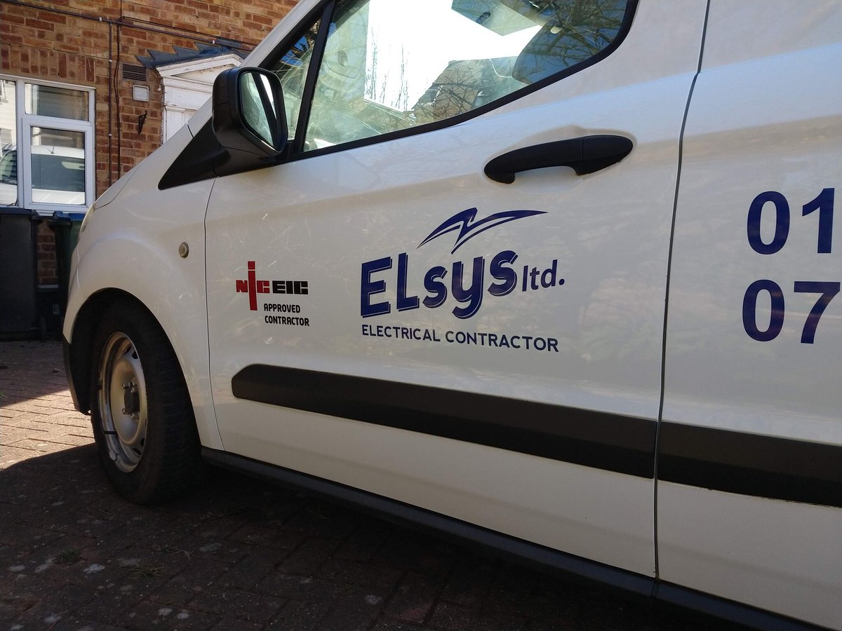 MaxSigns tweet media