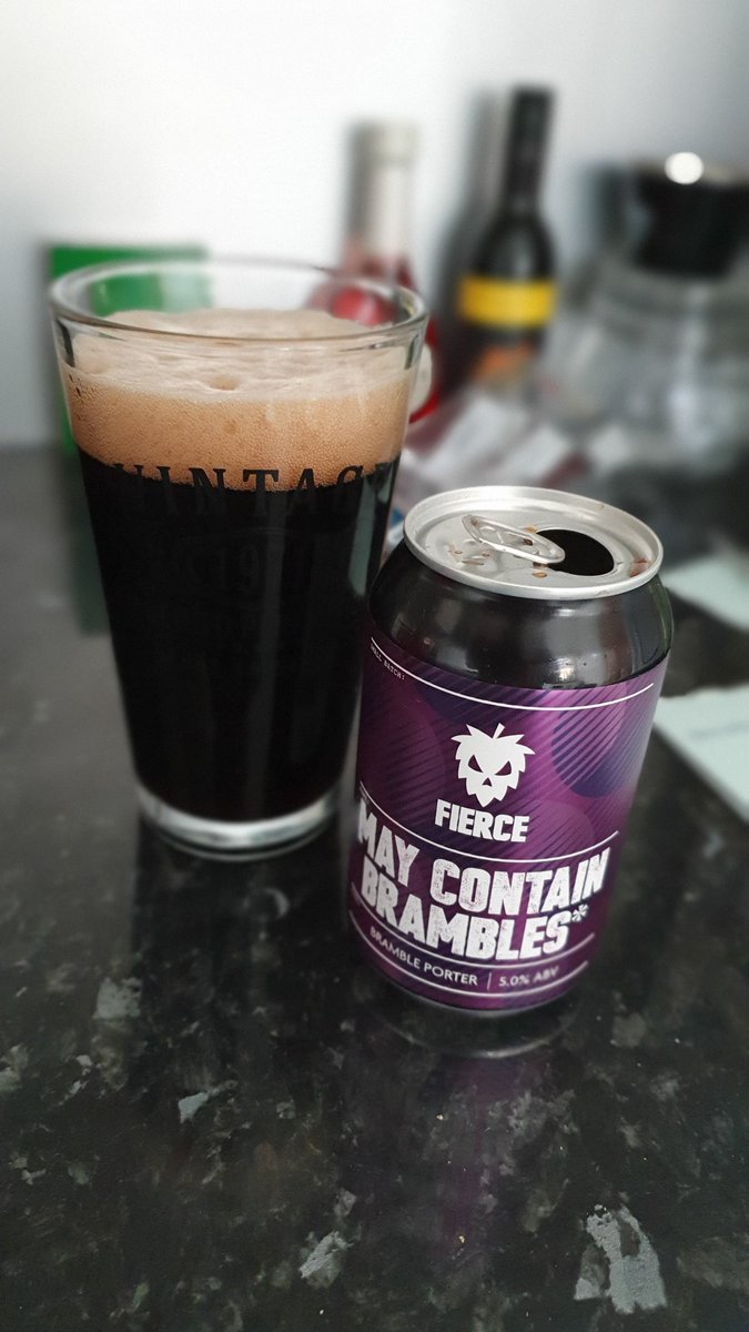 moneight's tweet photo. Lovely fruity porter @fiercebeer.
#lunchtimer #SaturdayMood π» https://t.co/yjUpHnRnhZ