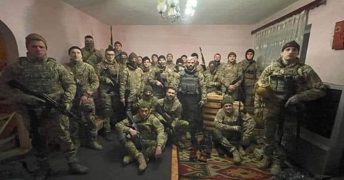 perdisentfromru's tweet photo. Футбольная команда Динамо Киев встала на оборону города.

Как вы думаете, есть у нас шанс их "победить"? https://t.co/Pdh6wsfDGt