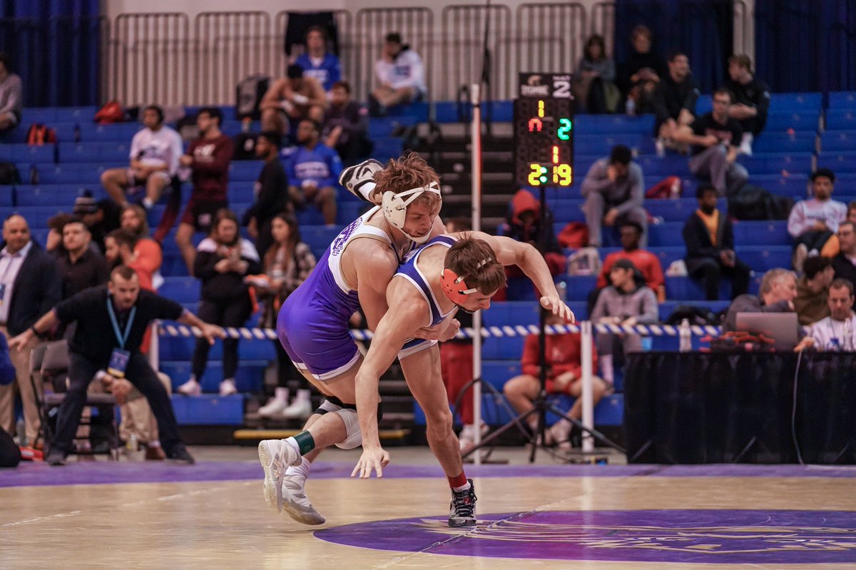 DuhawkWrestling's tweet photo. Championship Day ✌️- let’s Du this. https://t.co/gywpD713sV