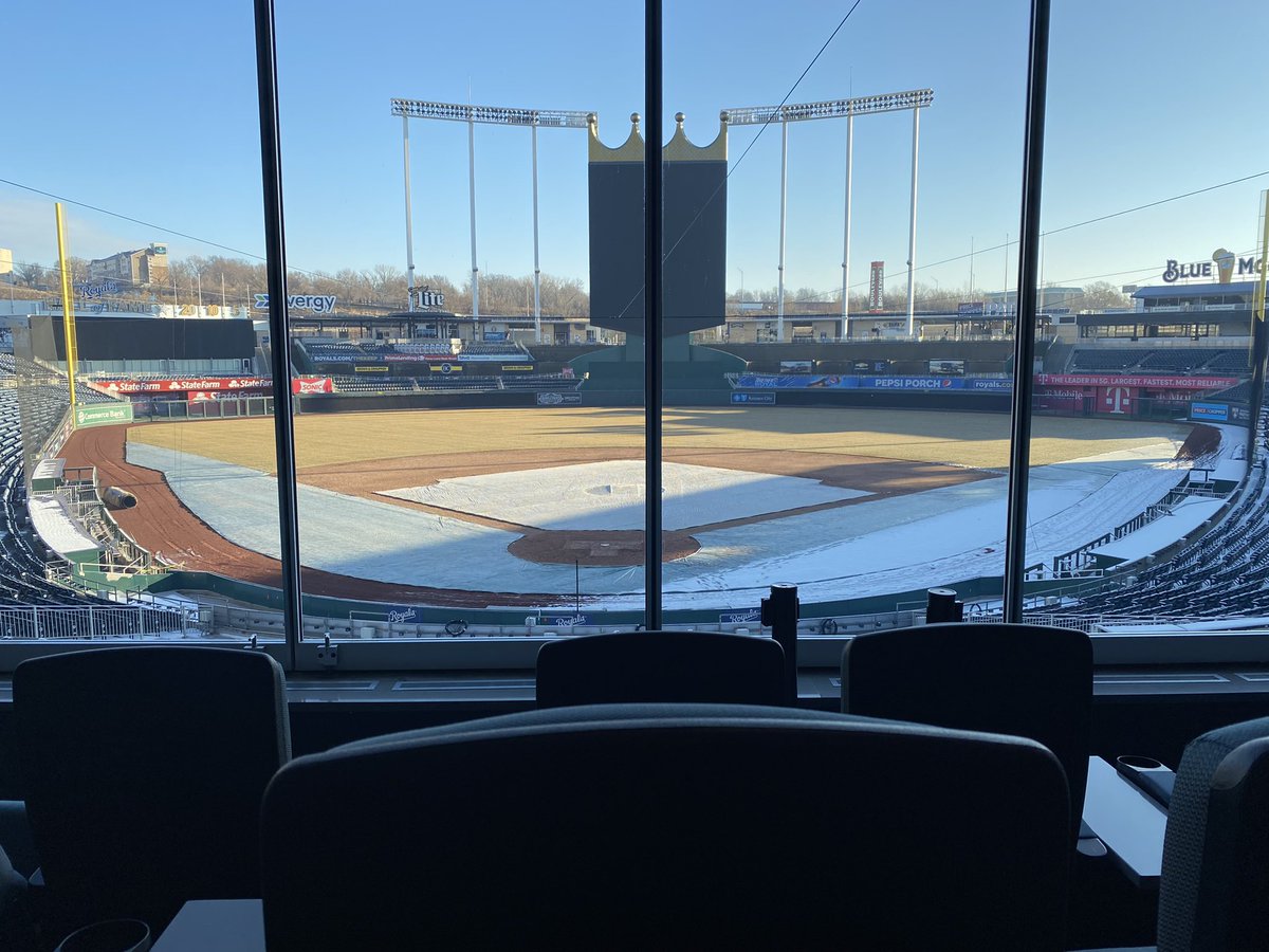 wright_yancy's tweet photo. 3&amp;2 Baseball coaches clinic at The K!Really cool backdrop in the Diamond Club suite. https://t.co/uFkw42pcno