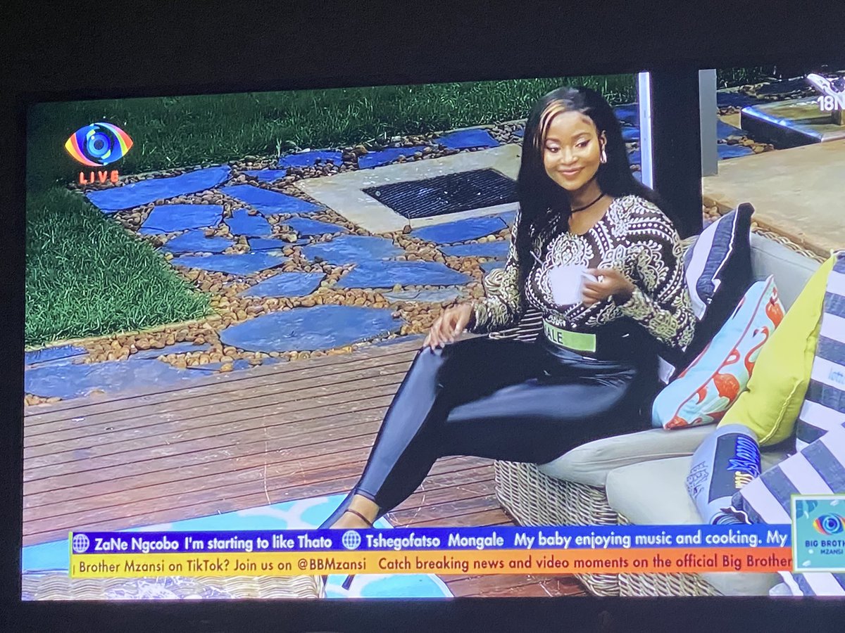 LollyRatsiu's tweet photo. Who is this fine lady 😍😍😍is that my dirty Nale #BBMzansi https://t.co/tePMq2bOce