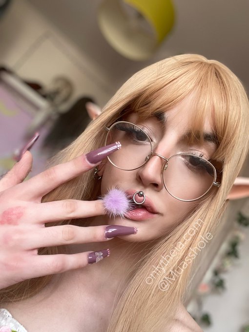 baby she elf blesses ur feed hiii ( ˘ &sup3;˘)&hearts;︎ https://t.co/3kV9l5ueOn<a href="/tag/newprofilepic"class="tags"><span>#newprofilepic</span></a>