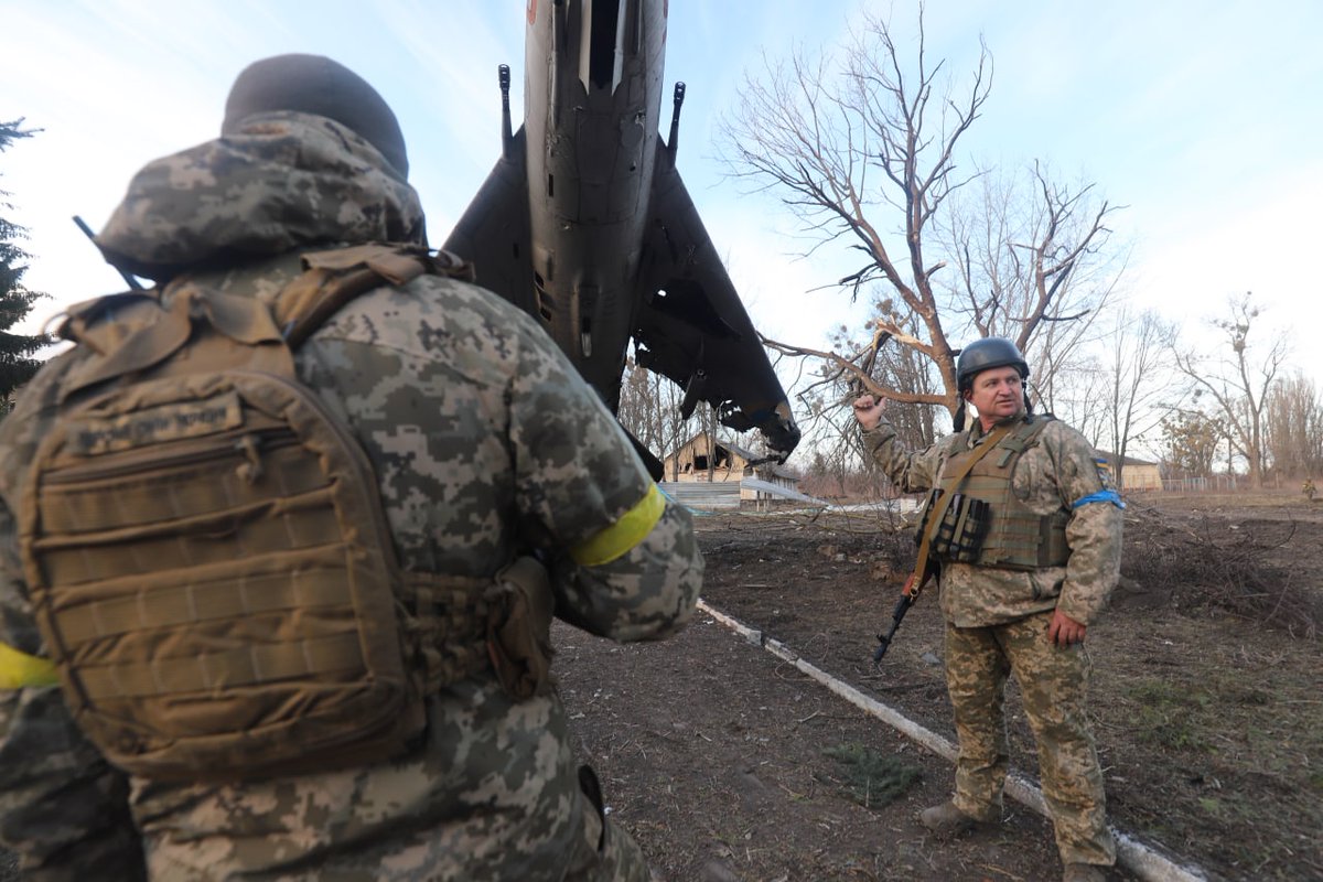 🇩🇪 will send to #Ukraine 1000 anti-tank weapons and 500 Stingers. Olaf Scholz has allowed NATO and EU partners to supply German-made weapons to Ukraine.
🇱🇻 sends 30 trucks, medical devices and more
🇳🇱 will supply 🇺🇦 with 200 Stingers
Even 🇦🇿will send humanitarian aid to Ukraine