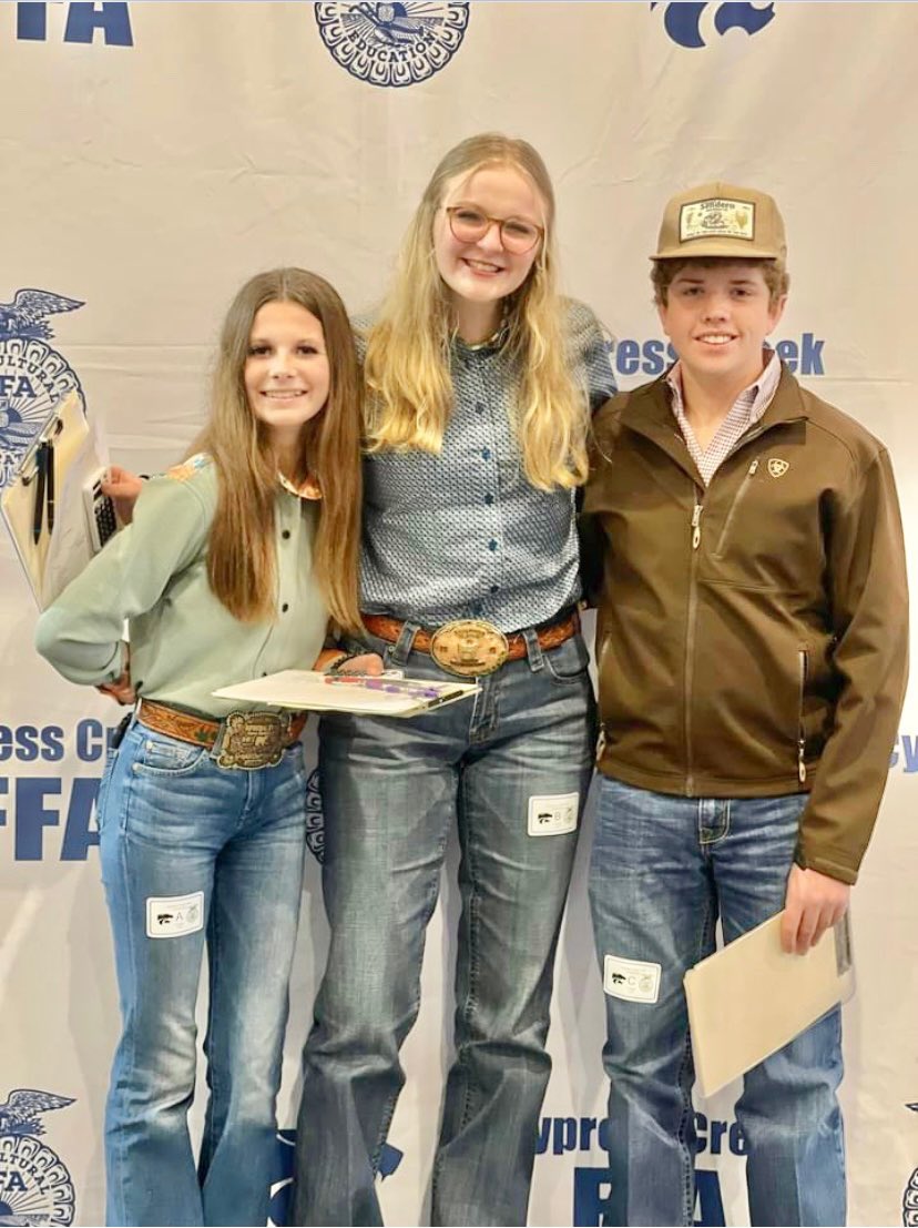 We would like to give a big shoutout to
our forages team. Congratulations on getting 6th place at the Cypress Creek Invitational. (Pictured: Avery Kissane,
Natalie Benner, and Noah Chamberlain) @Schur_MHS <a href="/mhs_bears/">Montgomery High School</a> <a href="/MHSPTOBears/">MHS PTO</a> <a href="/MontgomeryISD/">Montgomery ISD</a>  @Tommaney_MHS