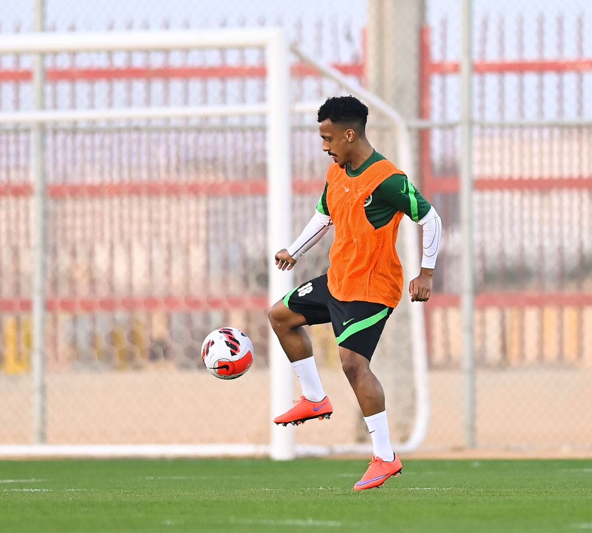 Mu_Q10's tweet photo. الحمدلله حمداً كثيراً دائماً وابداً 🇸🇦
اللهم توفيقاً يلازمنا في كل خطوه 🙏🏽 https://t.co/Z8YsPJL9lT