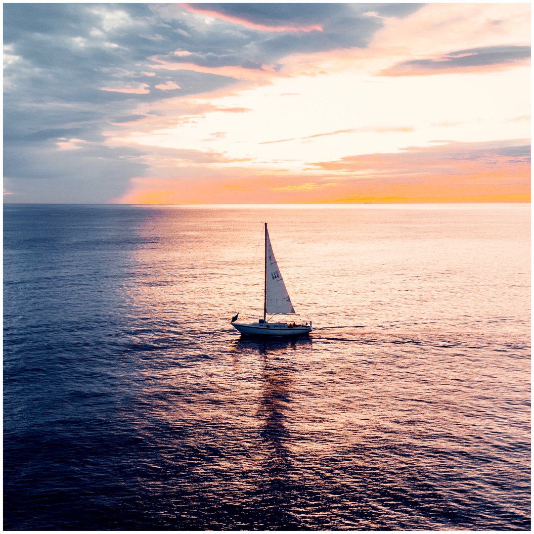 With the weekend in full swing, we are currently dreaming of adventures of the under sail variety!  
. .
#sailinglife #adventure #sunsetchaser
———————
📸 by <a href="/bobby_stevenson/">Bobby Stevenson</a>
———————