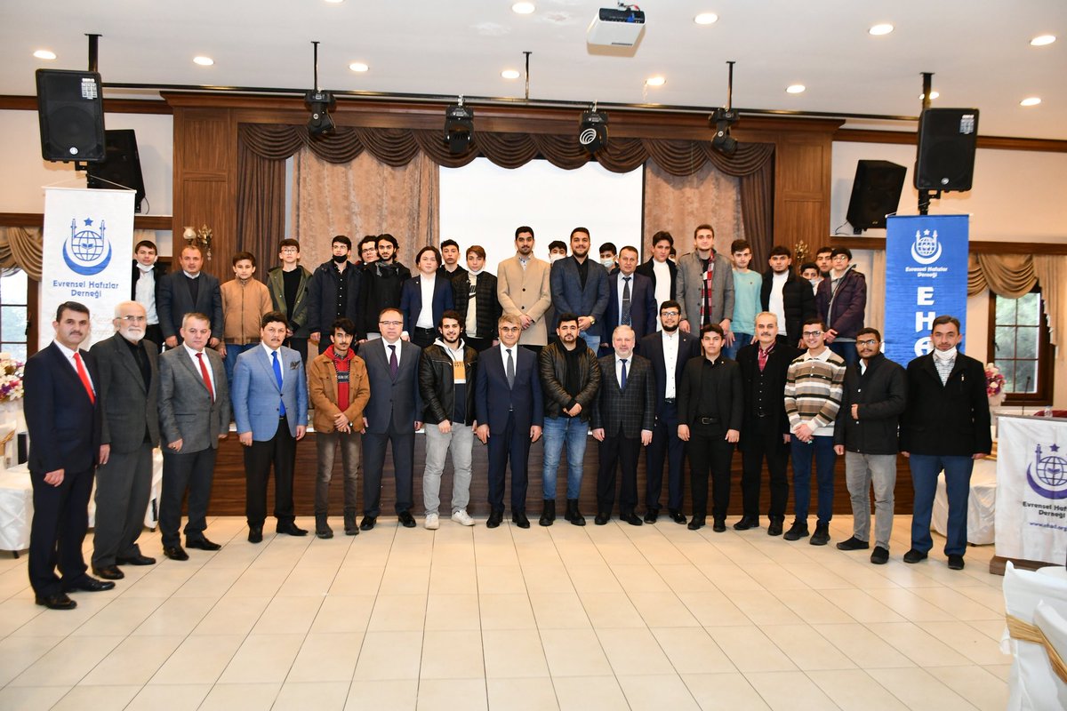EhadKarabuk's tweet photo. Ehad Karabük, olarak planlamakta olduğumuz Hafızlar Buluşmasını Valimiz sayın Fuat Gürel sahipliği ile gerçekleştirdik. Başta sn. Fuat Gürel Valimize,Safranbolu Kaymakamımıza,İl ve İlçe Müftülerimize,Kurum Amirlerimize,çok değerli hafız hoca ve kardeşlerimize teşekkür ederiz. https://t.co/8eAaxGeA25