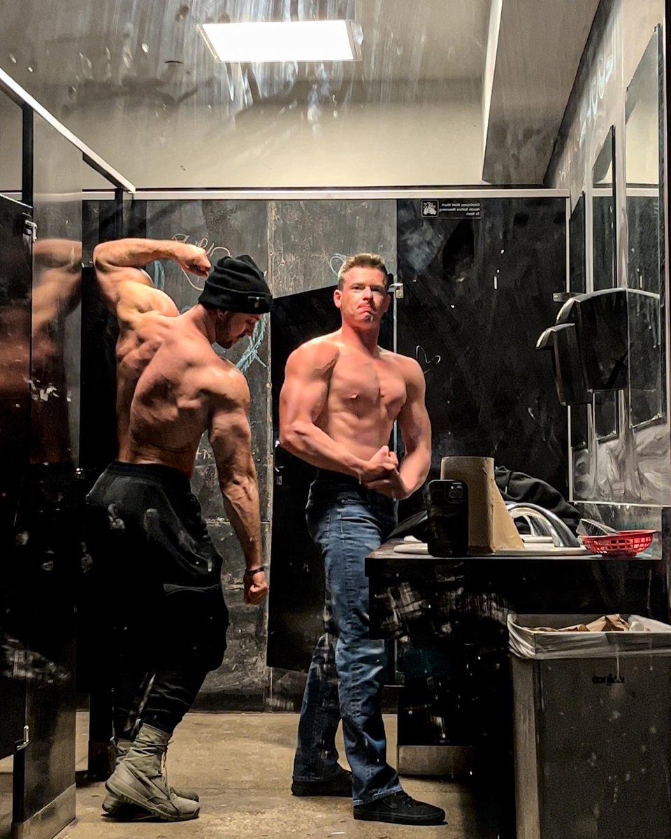 thezachzeiler's tweet photo. Just two dudes posing in the ladies restroom. https://t.co/2xRtKDNdgF