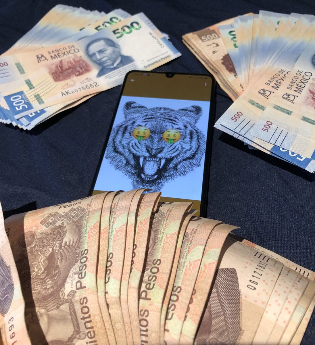 Dinámica 🚨 

Si HOY América le gana a pumas por dos o más goles regale $1000 pesos a una persona aleatoriamente de todos los que le den RT a este tuit

Obvio también tiene que seguirme . 

Tienen hasta las 9 pm para participar.
Fácil y sencillo.