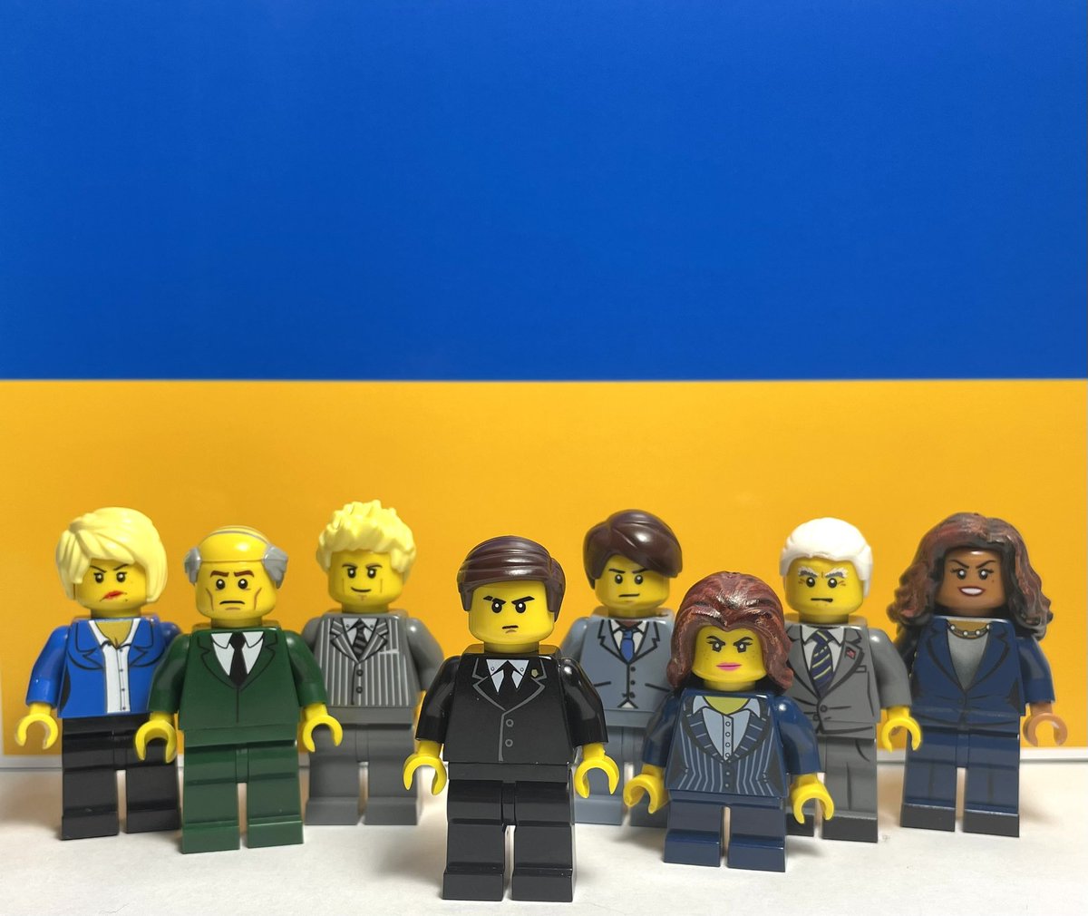 Poli LEGO tweet media
