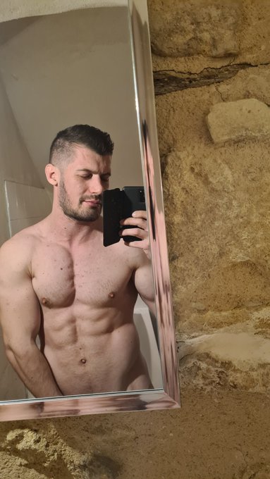 J ai envie de faire du contenue dans cette endroit  Qu en dis tu  I want to make a new content in that