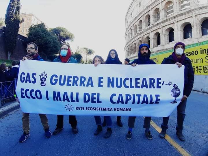 #Milano e #Roma in piazza contro la guerra in #Ucraina #NoWar Foto dalle piazze a cura di <a href="/MILinMOV/">MilanoinMovimento</a> e <a href="/DinamoPress/">DinamoPress</a>