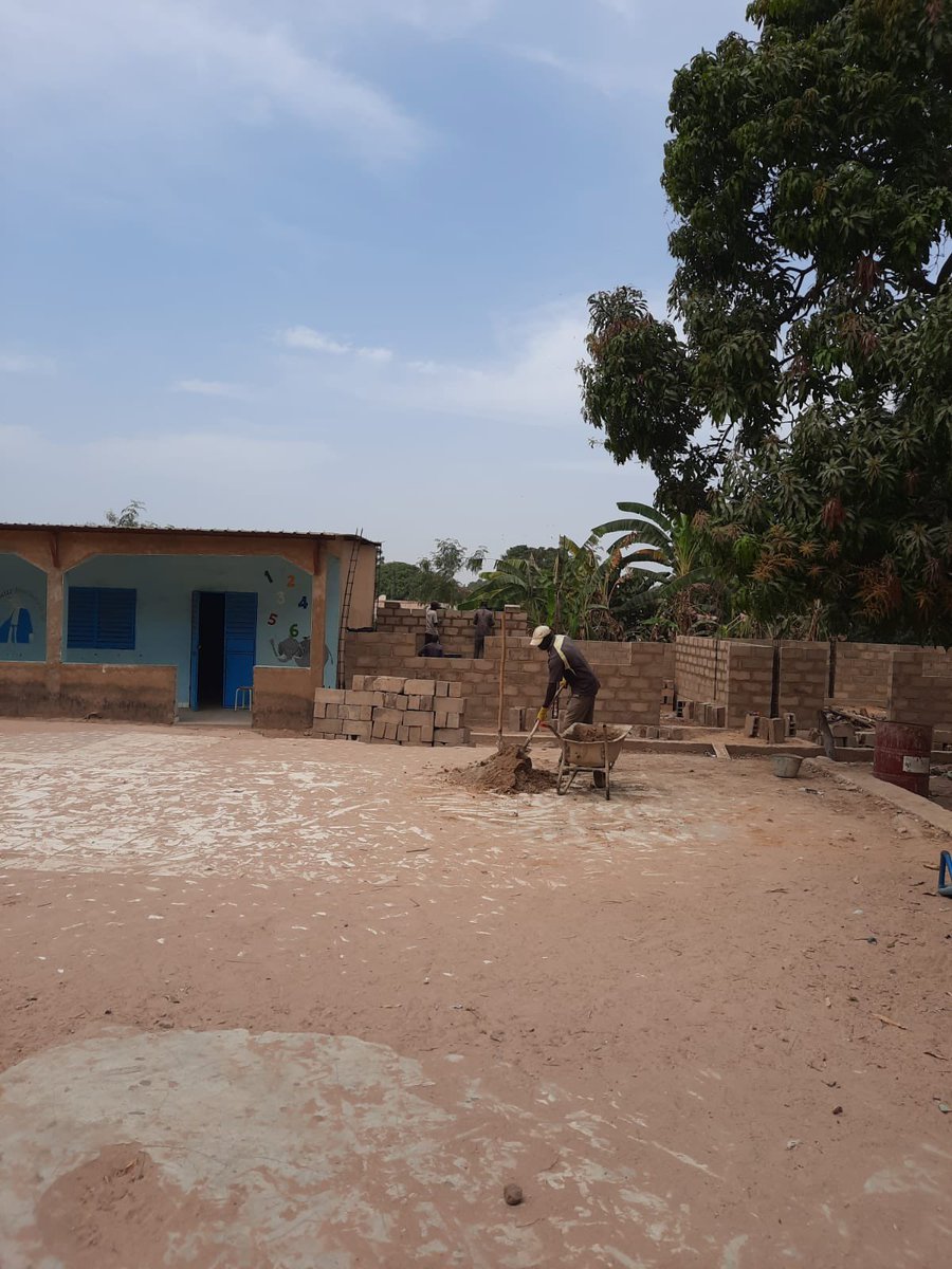 Het fundament is klaar van de aanbouw van de AnnaHinkemaSchool!Nu verder met de muren! Dank!!! Rob, Ria, José, Rianne, Niet Nieuw Design, Hanneke en Martijn, Anneke en Hans, Paula, Carin, Els Alfa, Esther en Heleen. <a href="/kentalis/">Koninklijke Kentalis</a> <a href="/PssndOnderwijs/">Opleiding Leidinggeven aan OOP</a>