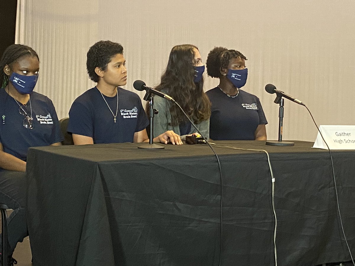 High School time!

First 2 teams competing in the Black History Brain Bowl semi-finals are… Gaither &amp; Bloomingdale! 

You can watch today’s competition at home via our YouTube page ➡️ youtube.com/user/HCPSVideo…