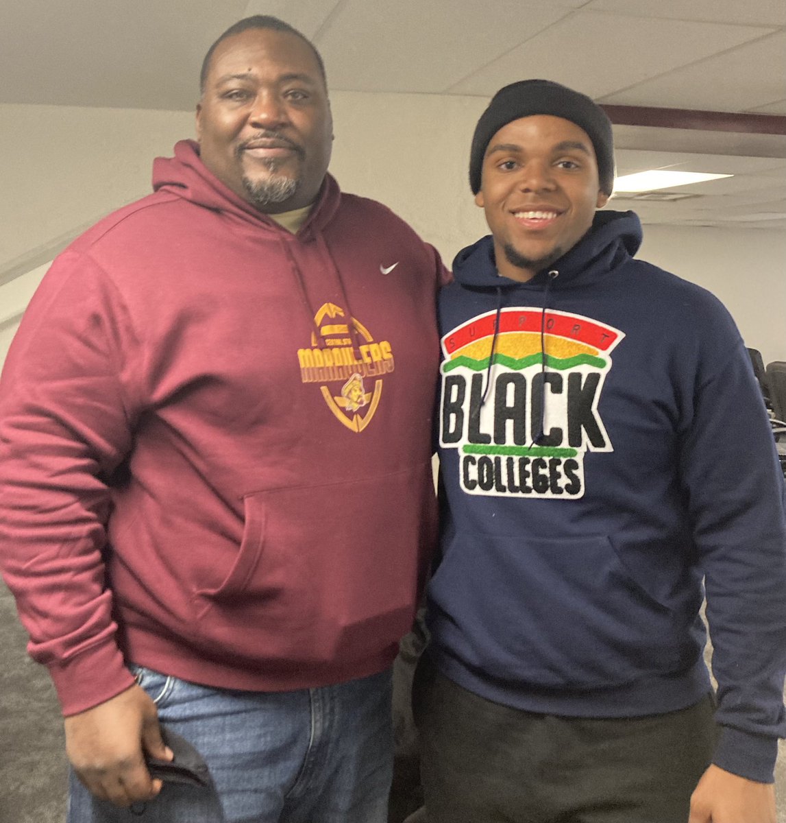 Yesterday, I had a great official visit at Central State University!! 
Thank you for having me!!#SUPPORTBLACKCOLLEGES
#THANKGOD #THELABEL @UofPassRush 
@Coach_MKemper @RecruitGeorgia @OhioFootball3 @Etowah_Recruits
@ExpoRecruits 
@CStone7198 
@GO_MARAUDERS
@GOODFOODFANATIC