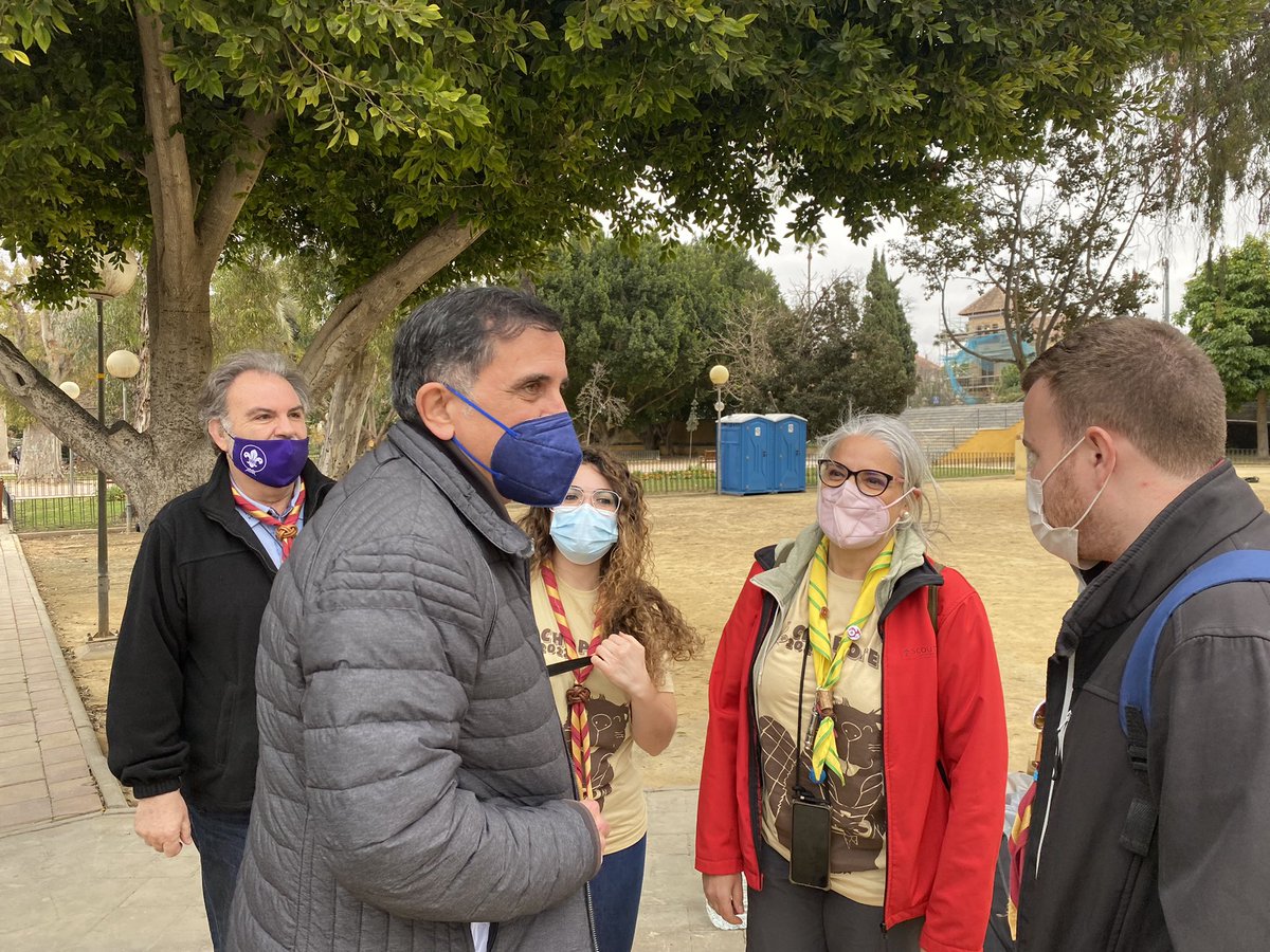 SerranoJAntonio's tweet photo. Esta mañana me he acercado al Malecón donde un buen grupo de niñ@s de todas las colonias de castores de scouts de la Región realizaba actividades dentro del encuentro “chapoteo”. Jugar aprendiendo en valores es la mejor enseñanza. https://t.co/apgEyWczxi