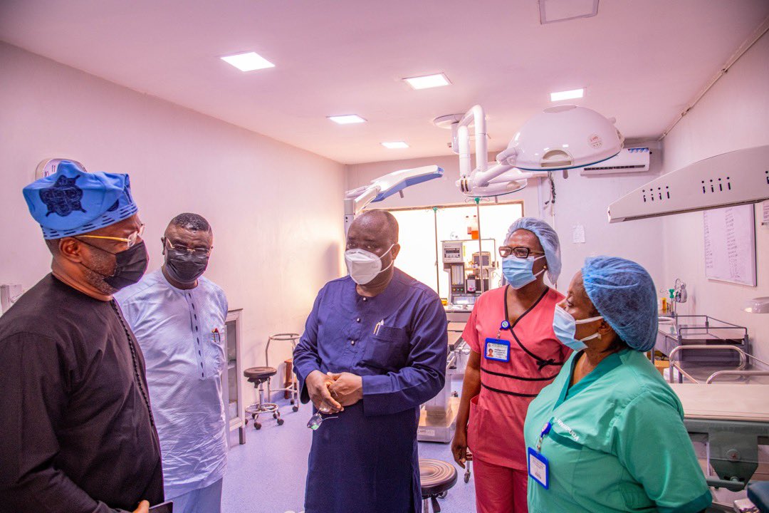 ClemAgba's tweet photo. At the end of my tour, I commended the impressive state-of-the-art facilities and the management and staff members for adopting a paperless system in its operations to promote efficiency and productivity. https://t.co/070N18cLy0