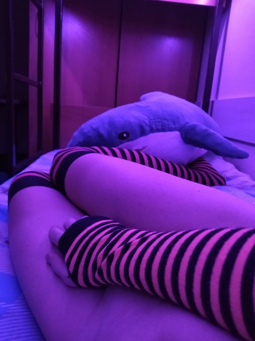 Resting...
#Femboy #LGBTQ #Porn #Crossdressing #Cute #Horny #Lewd #girlytwt  #Hot #Legs #thighsocks 