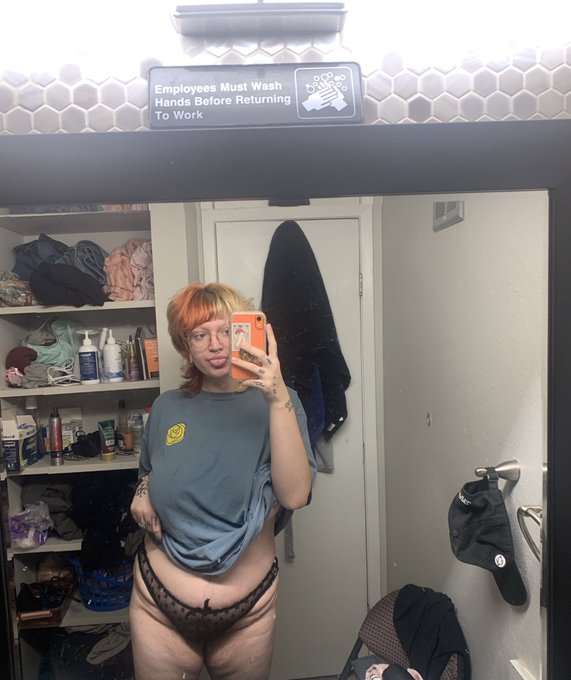 good morning ☀️ my onlyfans is 30% off ☟︎☟︎☟︎ https://t.co/AVREWxiHpb