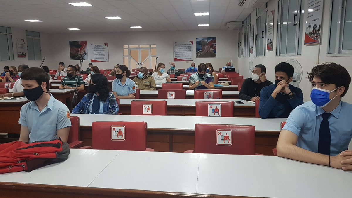 Alimentos, Industria; Turismo; Energía, Infraestructura; Ciencia, Tecnología e Innovación; Medio Ambiente y Recursos Naturales, y Desarrollo Social Comunitario, en el centro de atención Polo Científico de #VillaClara <a href="/yudi_mercedes/">Yudi Mercedes Rodríguez Hernández</a> @AlbertoLpzDiaz <a href="/MariaC_Velasco/">Maria del Carmen Velasco Gómez</a> <a href="/radiocmhw/">CMHW La Reina Radial del Centro</a>